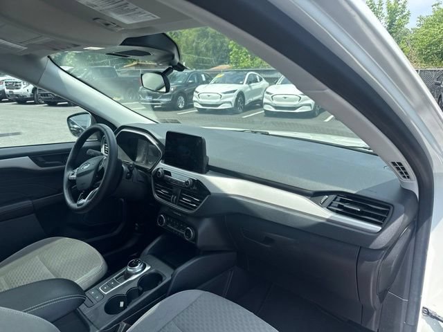 Certified 2022 Ford Escape SE w/ SE Sport Appearance Package AWD/4WD image 12