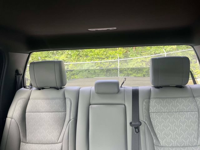 Used 2025 Toyota Tundra Limited AWD/4WD image 33