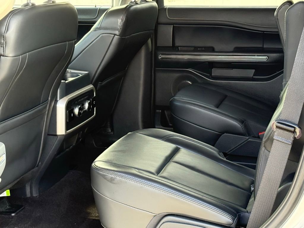 Certified 2023 Ford Expedition XLT image 8