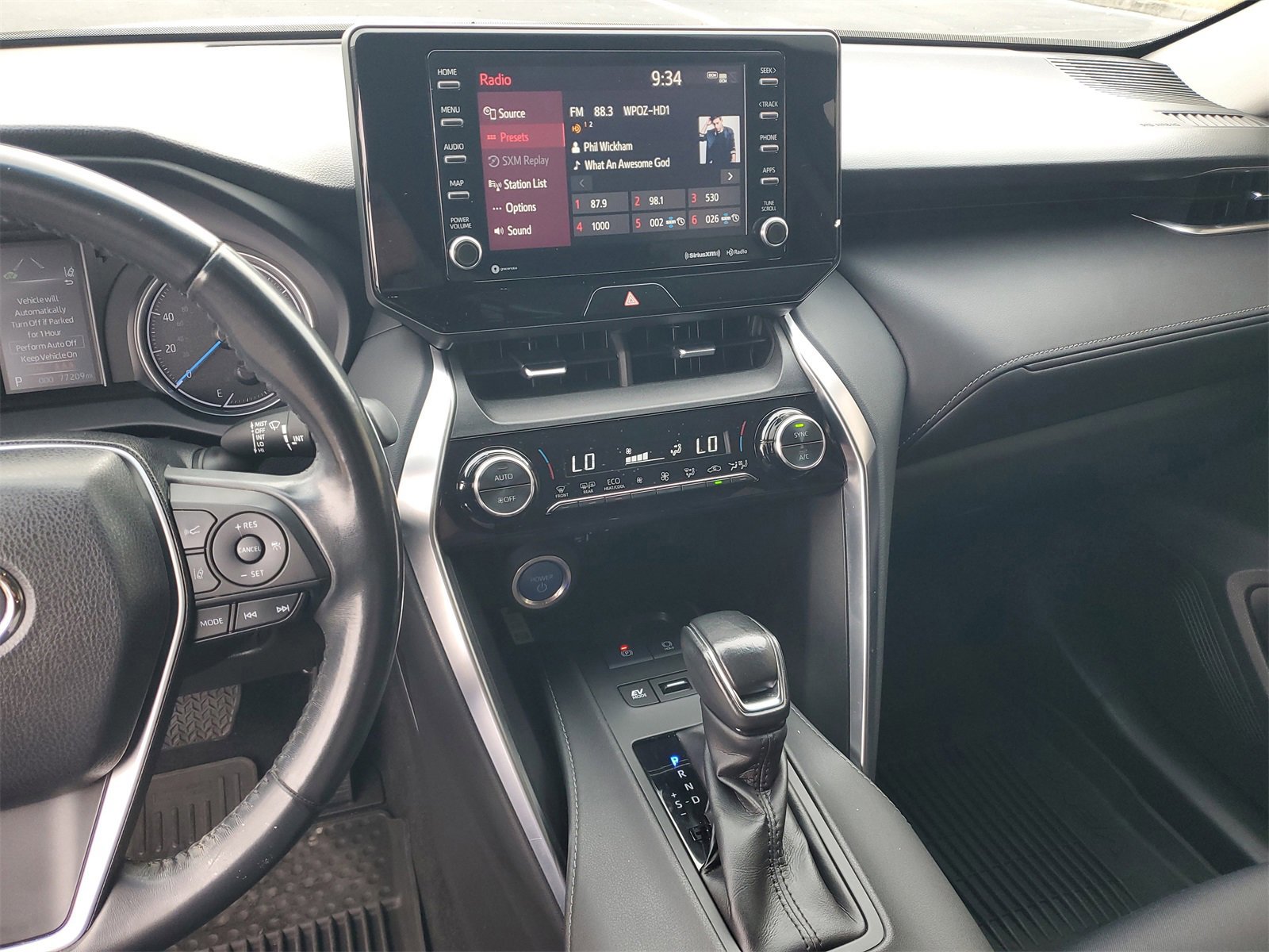 Used 2022 Toyota Venza LE image 24