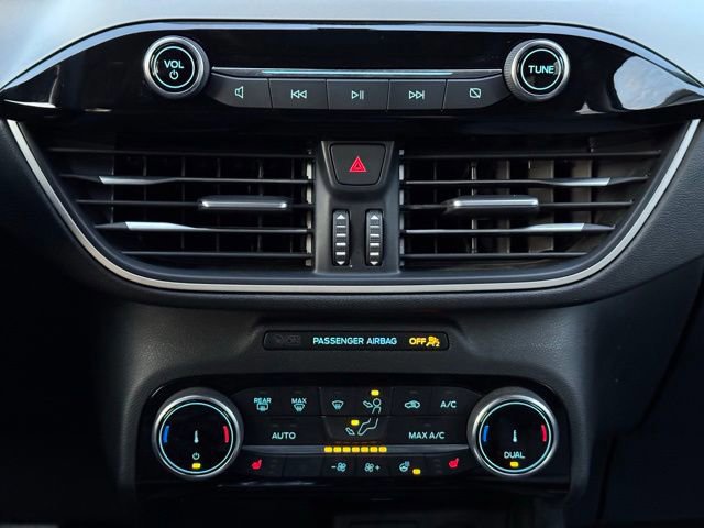 Certified 2022 Ford Escape SE w/ SE Sport Appearance Package image 17