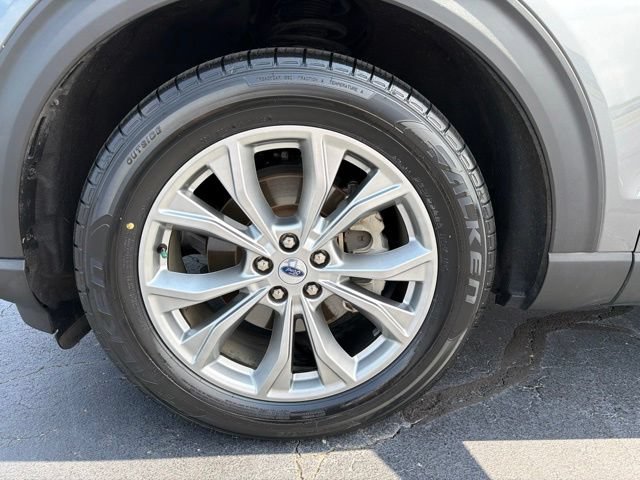 Certified 2023 Ford Explorer XLT w/ Equipment Group 202A RWD image 10