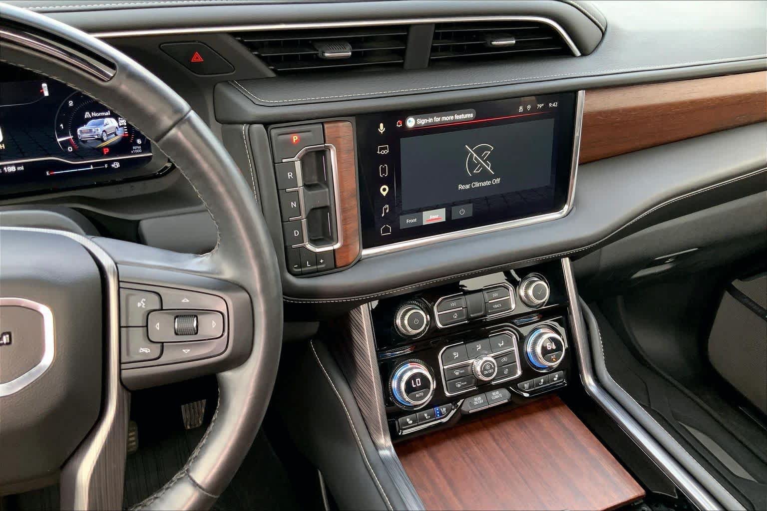 Used 2023 GMC Yukon Denali Ultimate AWD/4WD image 7