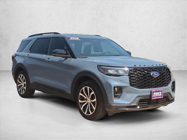 Certified 2025 Ford Explorer ST-Line RWD image 3