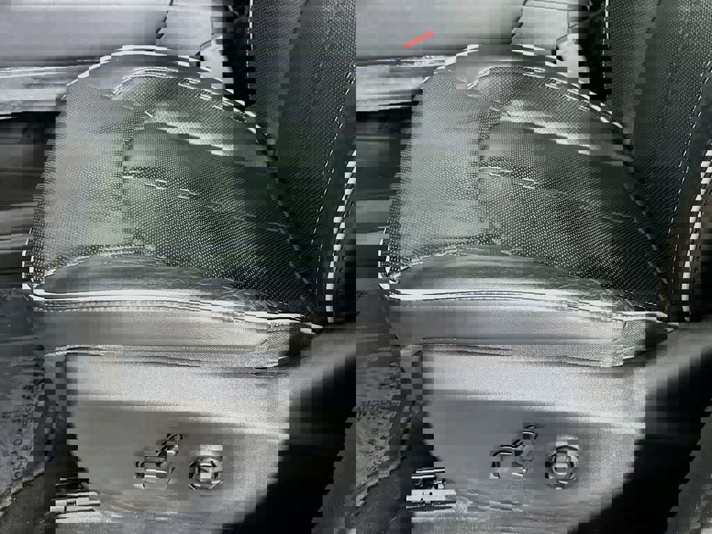 Used 2022 Chrysler Pacifica Limited w/ Uconnect Theater Family Group image 31