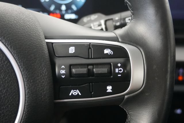 Used 2025 Kia Sportage SX AWD/4WD image 15