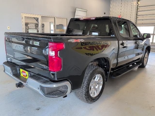 Used 2022 Chevrolet Silverado 1500 LT AWD/4WD image 4