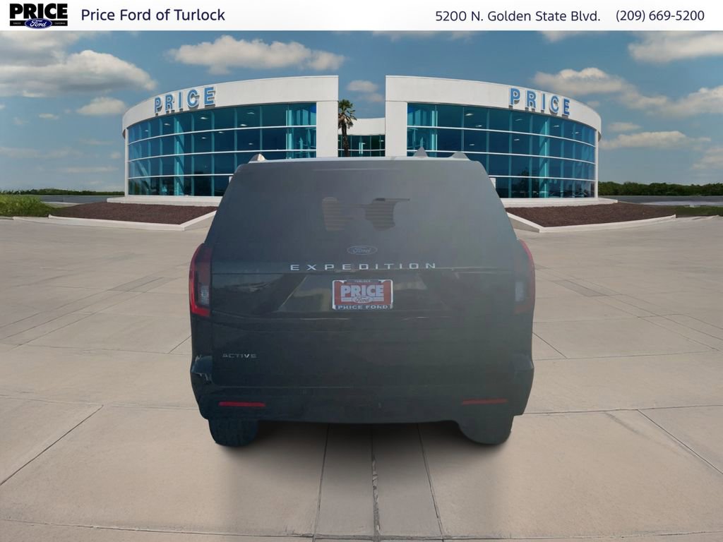 Certified 2025 Ford Expedition Active AWD/4WD image 6