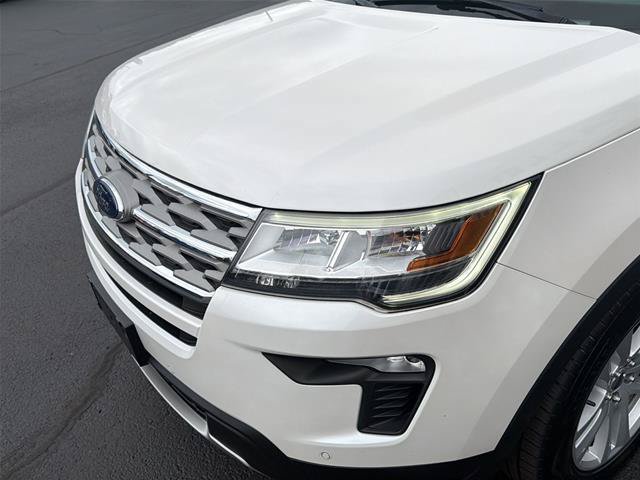 Certified 2018 Ford Explorer XLT w/ Equipment Group 202A AWD/4WD image 10
