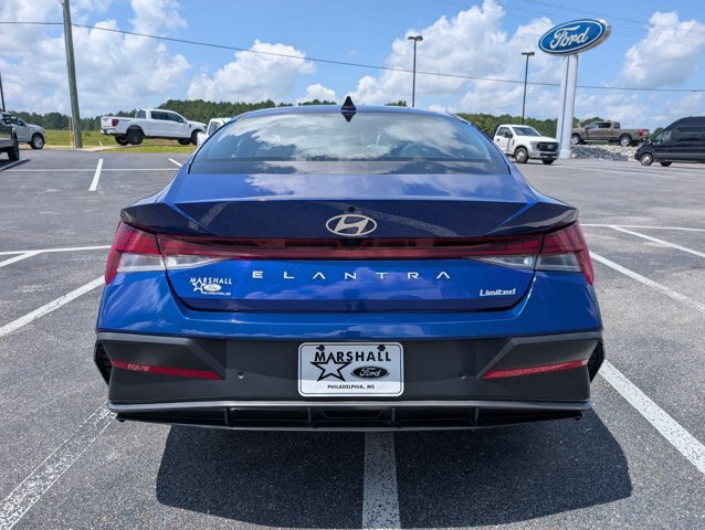 Used 2024 Hyundai Elantra Limited FWD image 3