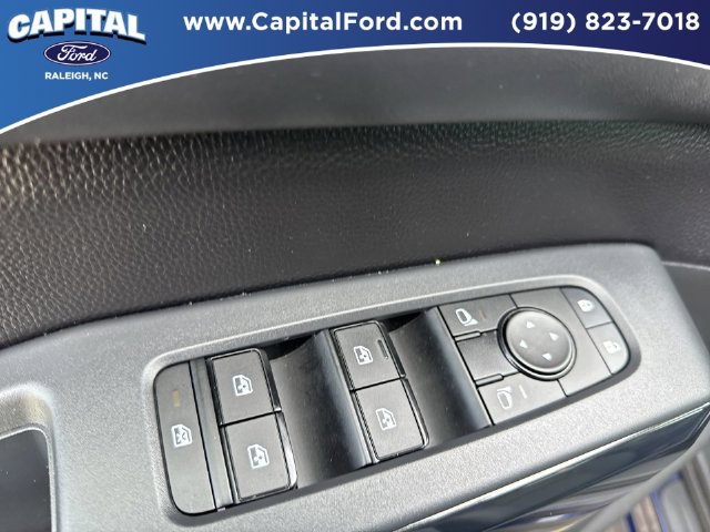 Used 2025 Nissan Pathfinder SV w/ SV Premium Package AWD/4WD image 21