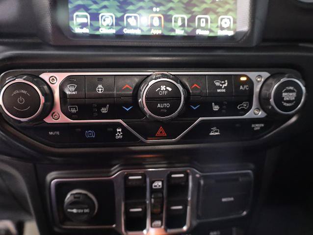 Used 2022 Jeep Wrangler Unlimited Sahara w/ Cold Weather Group AWD/4WD image 16