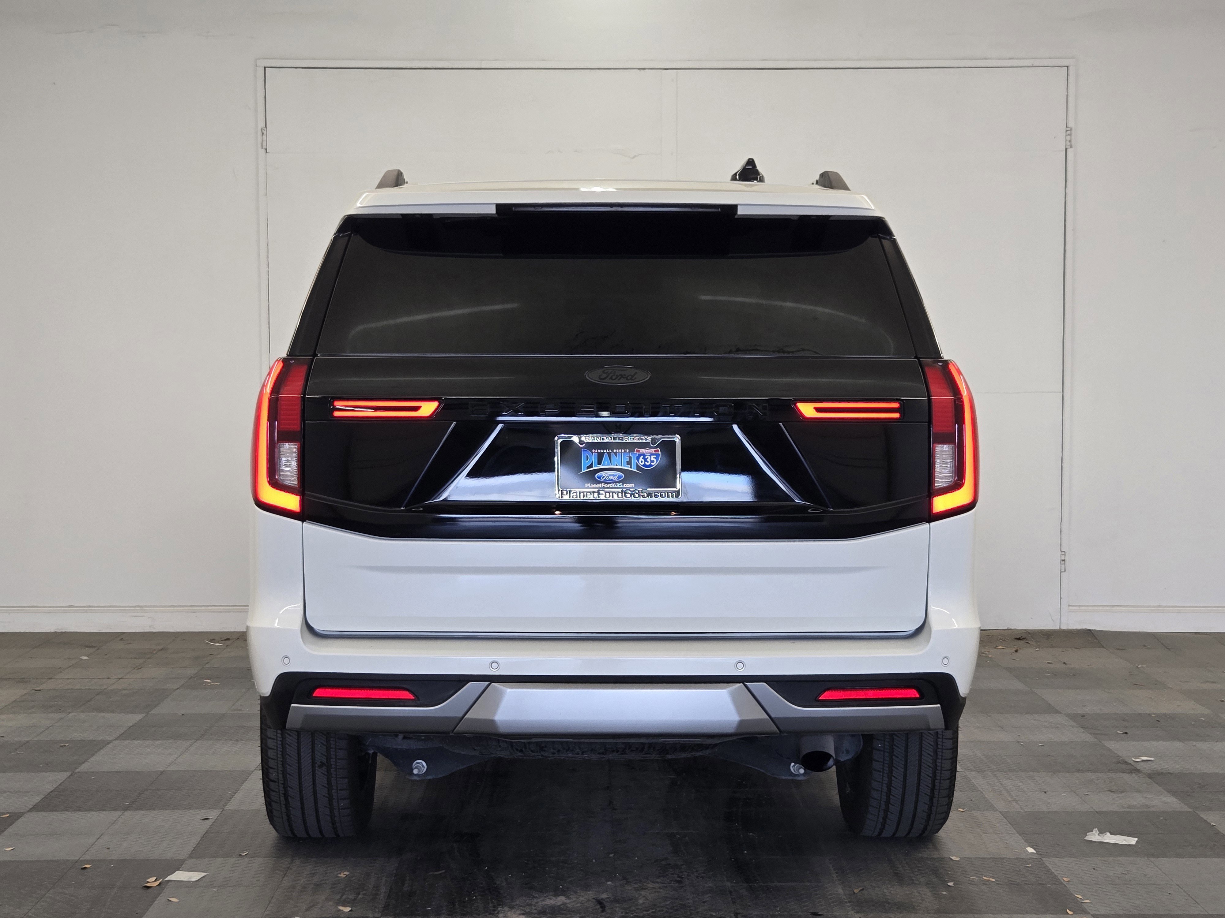 Certified 2025 Ford Expedition Platinum w/ Driver's Package AWD/4WD video 3