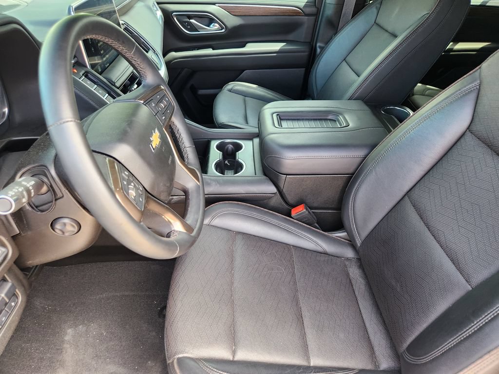 Used 2024 Chevrolet Tahoe High Country AWD/4WD image 12