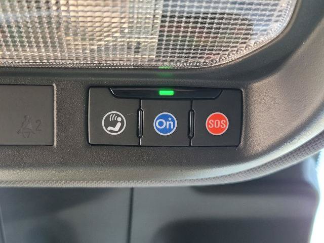 Used 2024 Chevrolet Trax RS w/ Sunroof Package FWD image 18
