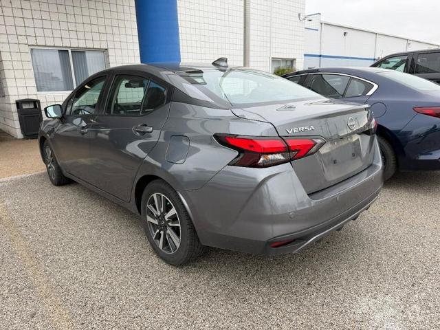 Used 2024 Nissan Versa SV FWD image 4