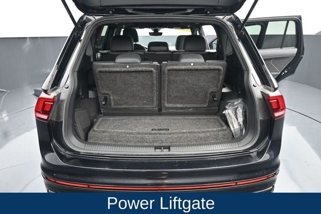 Used 2023 Volkswagen Tiguan SE R-Line FWD image 16