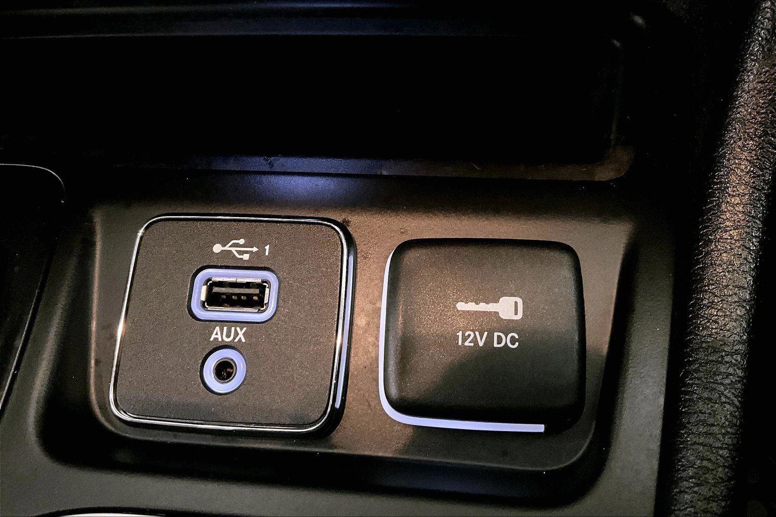 Used 2019 Jeep Cherokee Limited image 31