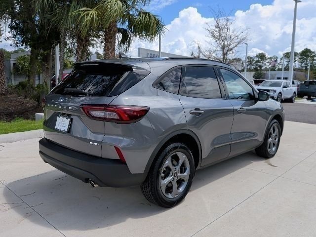 Certified 2025 Ford Escape ST-Line Select AWD/4WD image 6