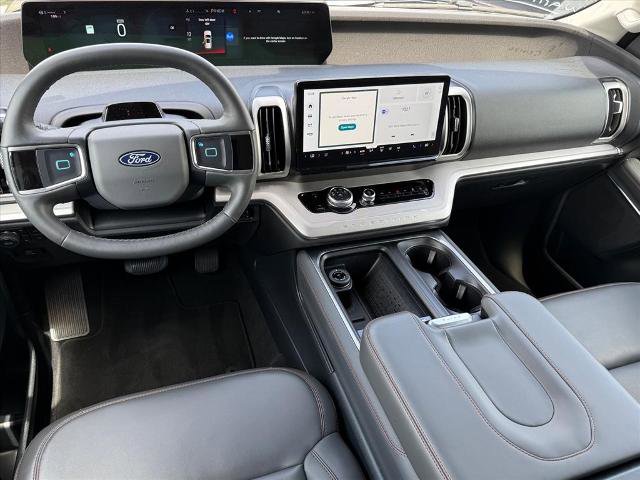 Certified 2025 Ford Expedition Active AWD/4WD image 12