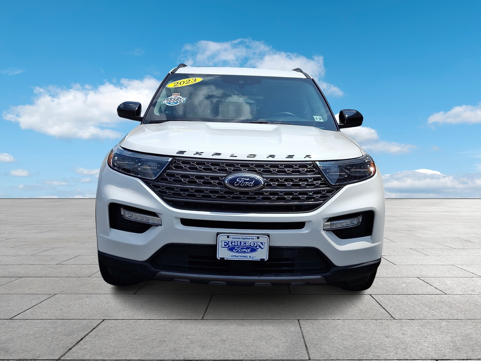 Certified 2023 Ford Explorer XLT w/ Equipment Group 202A AWD/4WD image 2