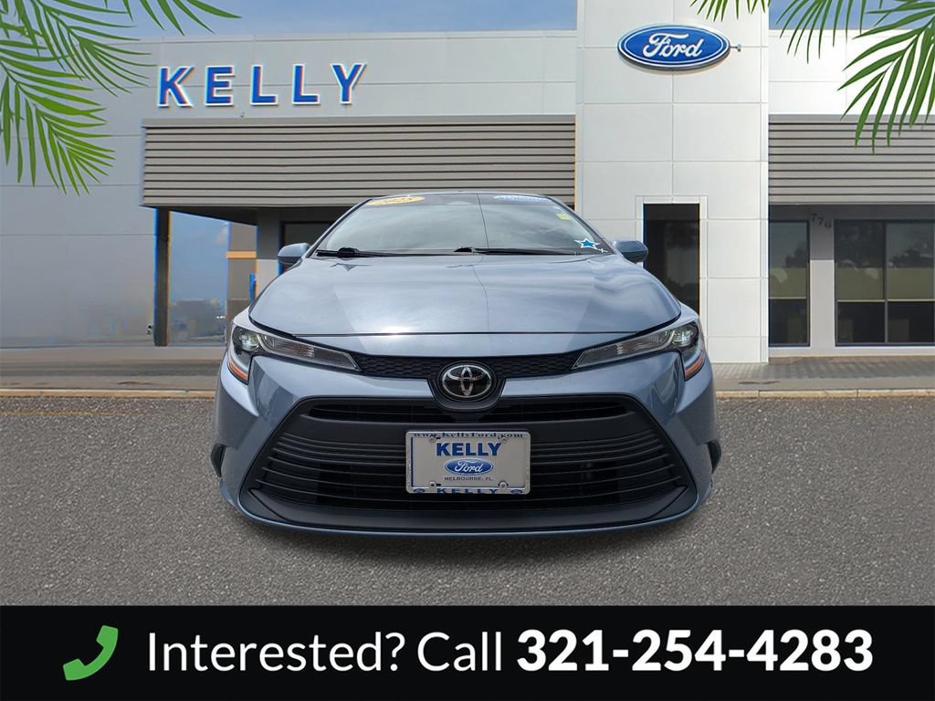 Used 2025 Toyota Corolla LE FWD image 3