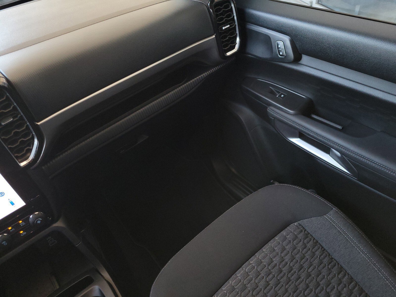 Certified 2024 Ford Ranger XLT w/ FX4 Off-Road Package image 14