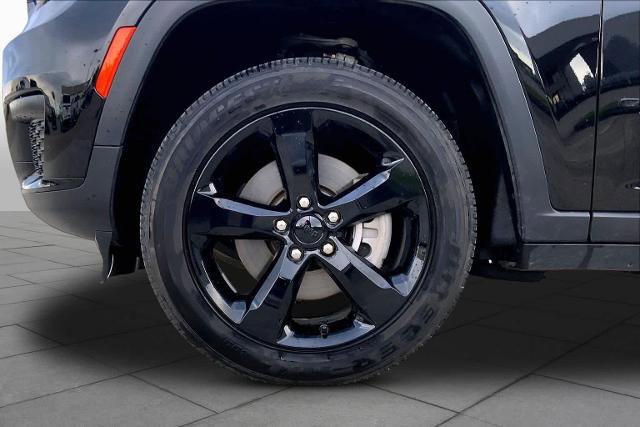 Used 2025 Jeep Grand Cherokee L Altitude AWD/4WD image 11