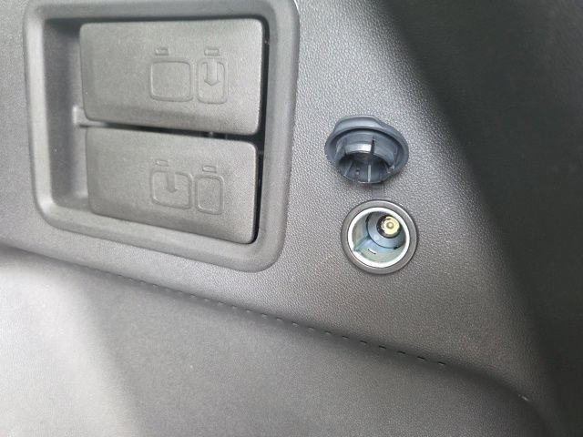 Used 2024 Chevrolet Equinox LT w/ Driver Convenience Package FWD image 12