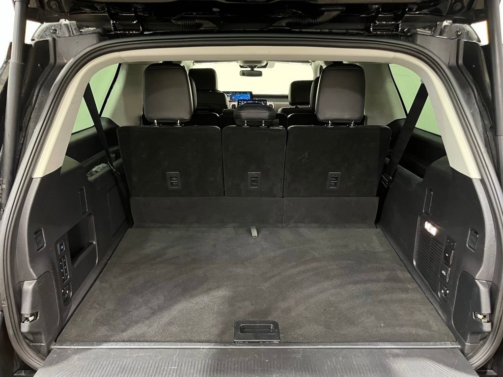 Certified 2025 Ford Expedition Max Platinum image 13