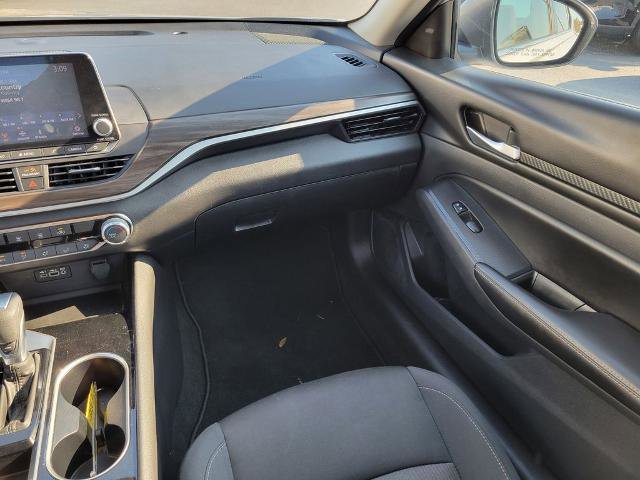 Used 2024 Nissan Altima 2.5 SV image 16