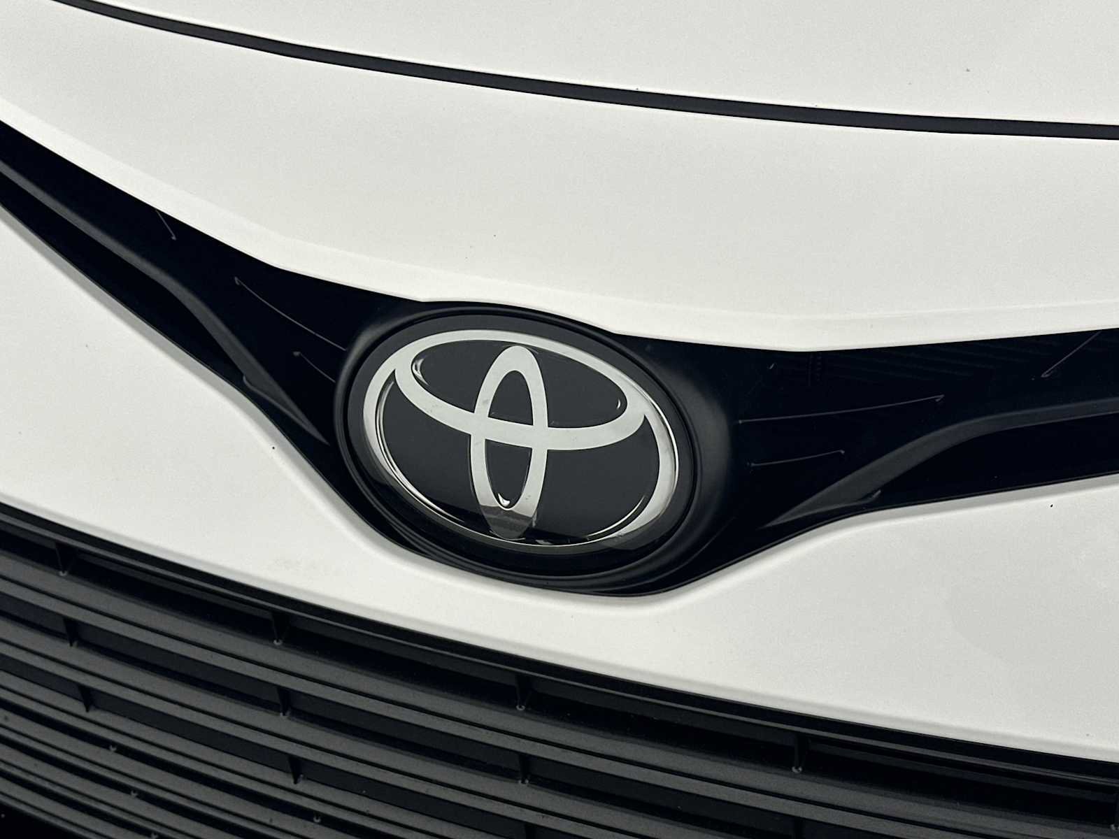 Used 2024 Toyota Camry LE w/ Convenience Package FWD image 18