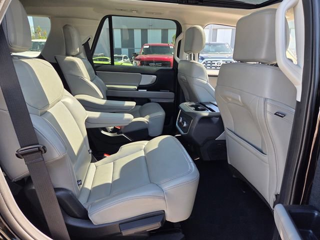 Certified 2025 Ford Expedition Active image 19