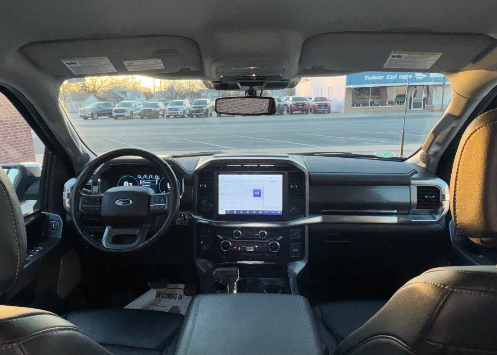 Certified 2022 Ford F150 Lariat w/ Equipment Group 502A High image 28