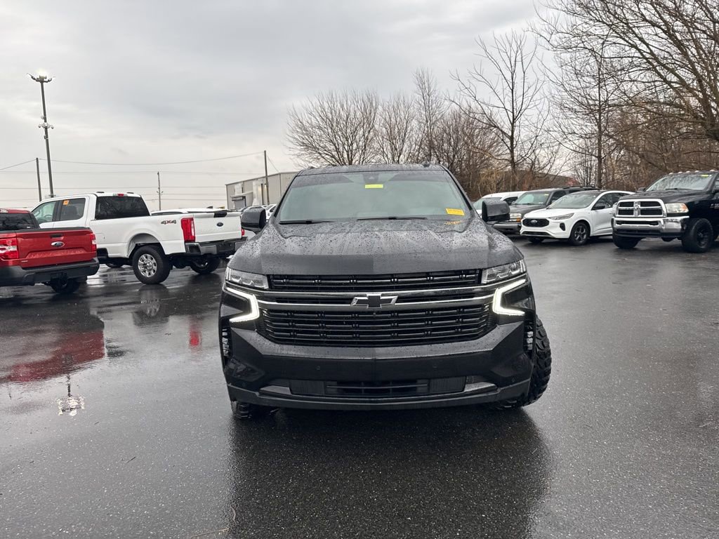 Used 2022 Chevrolet Suburban RST w/ Luxury Package image 2