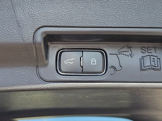 Certified 2025 Ford Explorer Platinum image 37