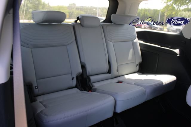 Certified 2027 Ford Expedition Platinum w/ Platinum Ultimate Package AWD/4WD image 14