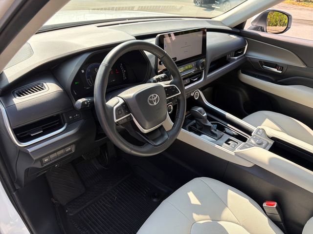 Used 2025 Toyota Grand Highlander AWD Hybrid image 36