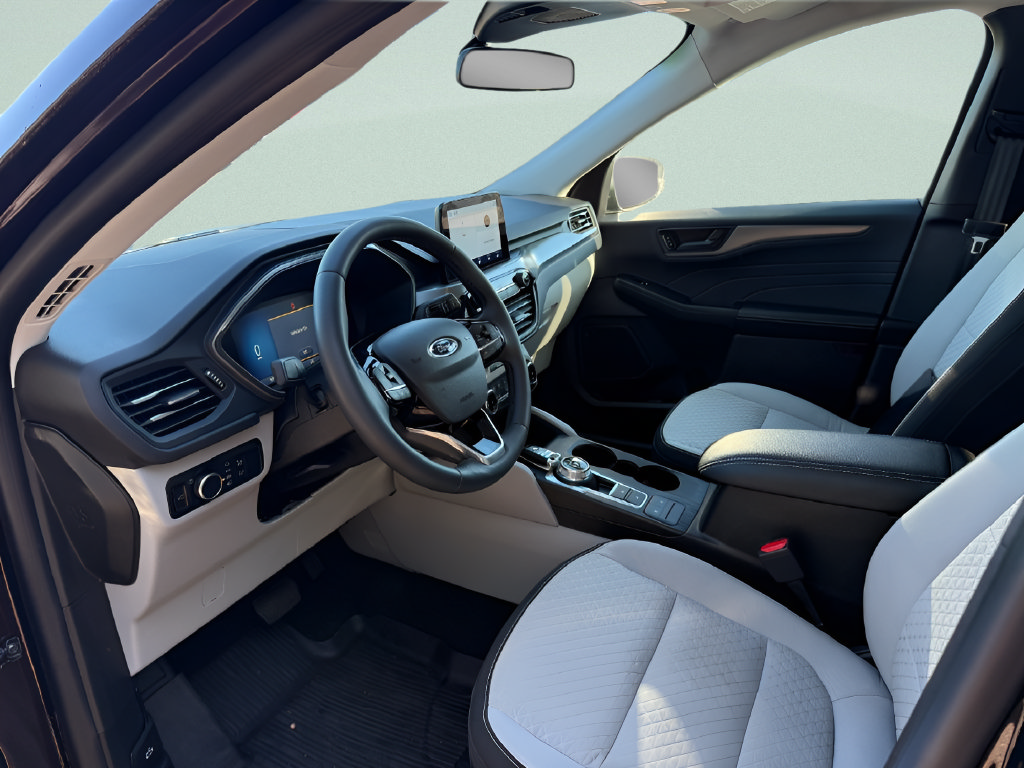Certified 2023 Ford Escape Active AWD/4WD image 3