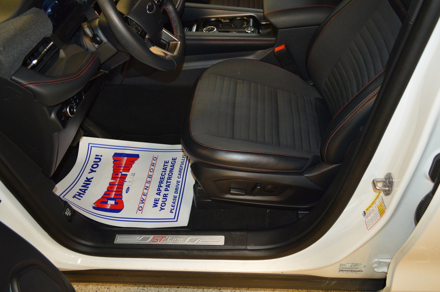 Certified 2025 Ford Explorer ST-Line image 16