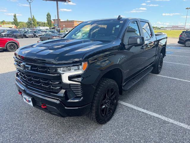 Used 2025 Chevrolet Silverado 1500 LT Trail Boss w/ Convenience Package II AWD/4WD image 4