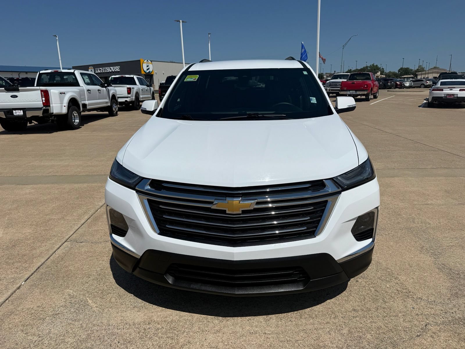 Used 2023 Chevrolet Traverse LT FWD image 2