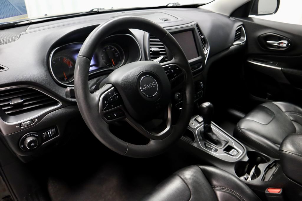 Used 2022 Jeep Cherokee Latitude Lux FWD image 24