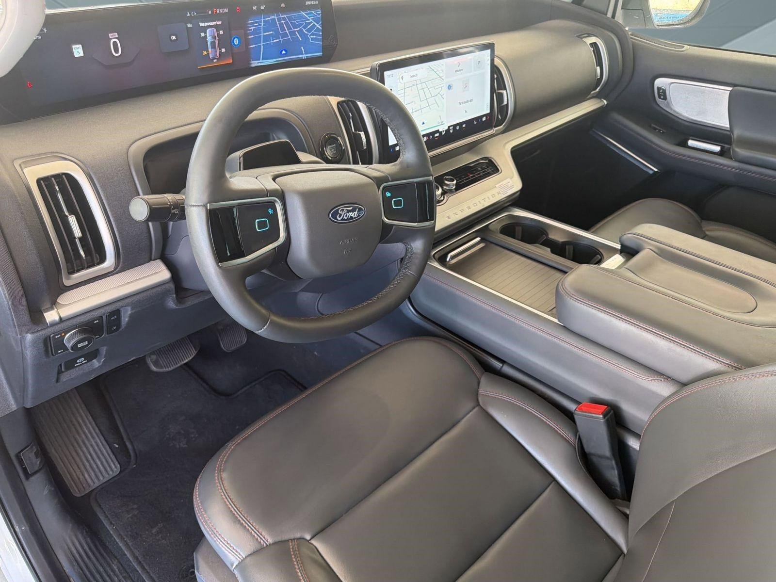 Certified 2025 Ford Expedition Active image 4