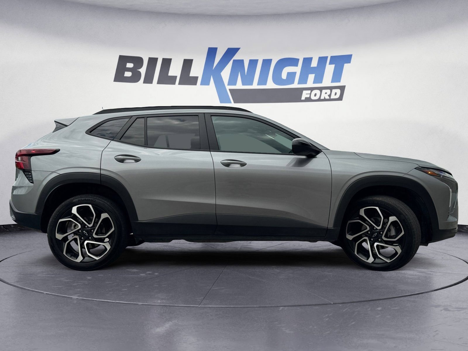 Used 2025 Chevrolet Trax RS FWD image 6