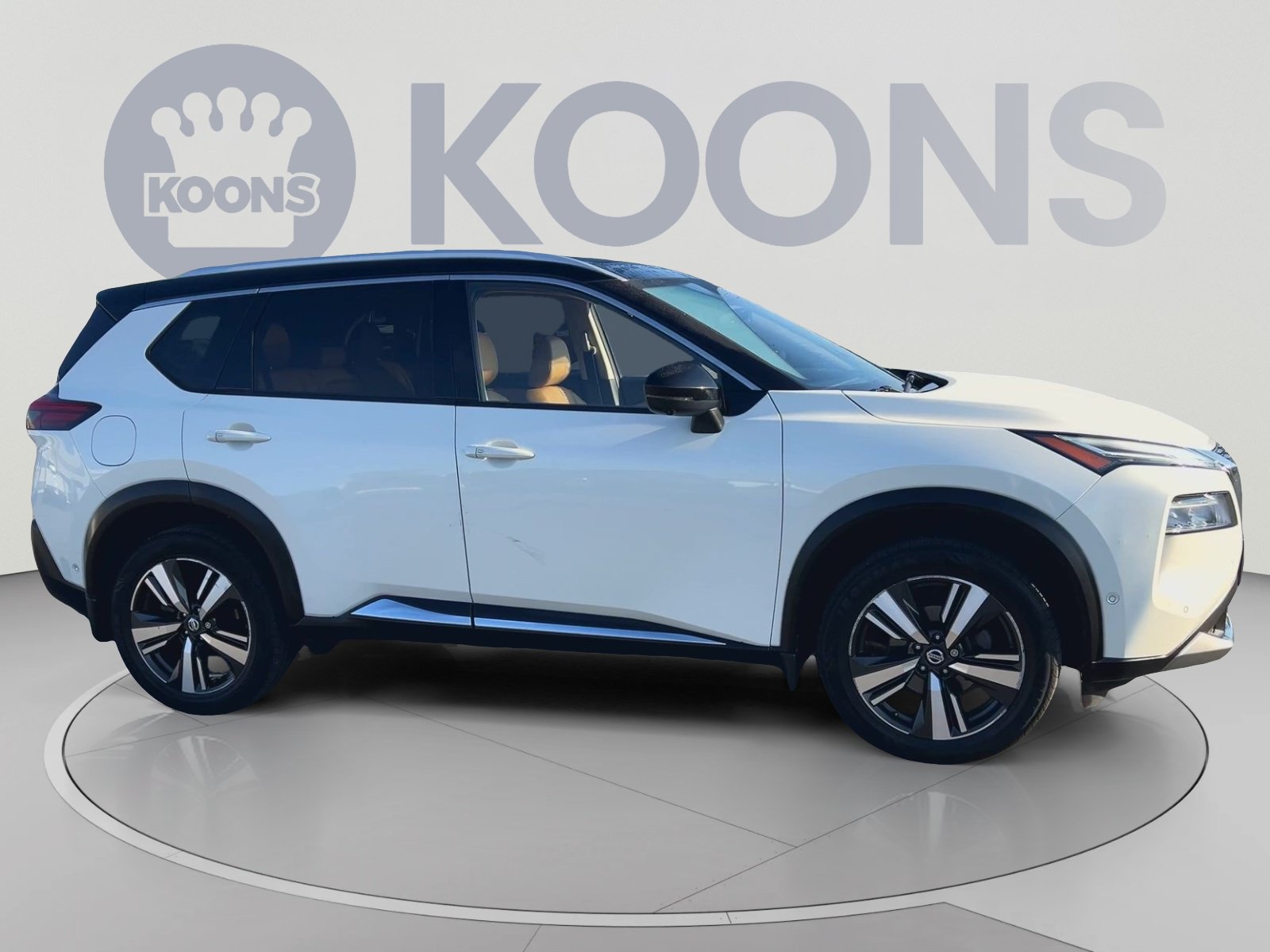 Used 2021 Nissan Rogue Platinum FWD image 2