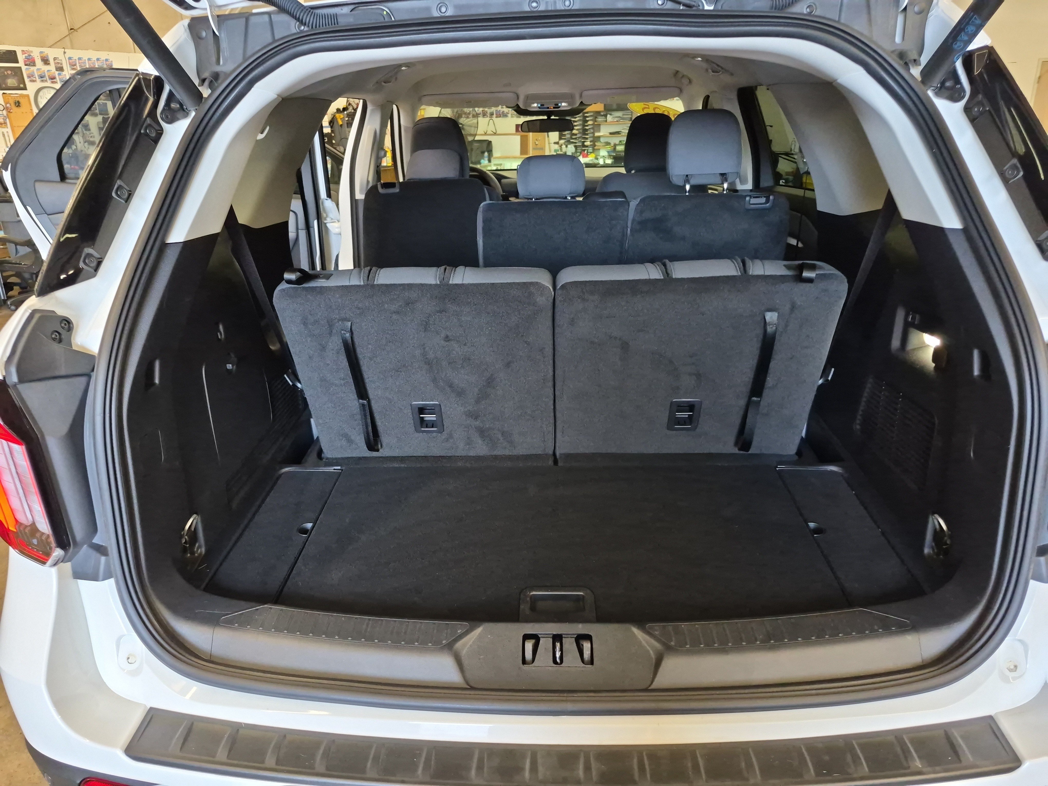 Certified 2025 Ford Explorer Active AWD/4WD image 18
