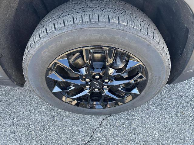 Used 2025 Chevrolet Traverse LT w/ Midnight/Sport Edition image 9