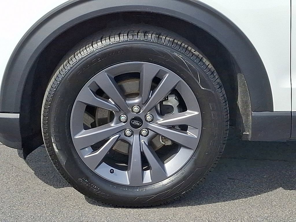 Certified 2023 Ford Explorer XLT w/ Equipment Group 202A image 8