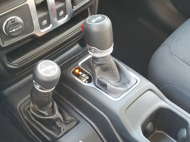 Used 2022 Jeep Wrangler Sport AWD/4WD image 19
